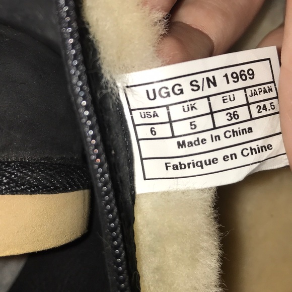 🎉HP🎉Black Uggs - Picture 6 of 7